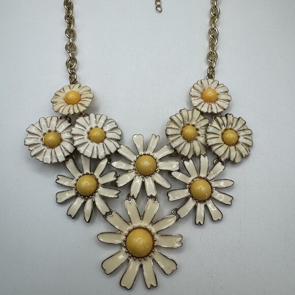 Daisy Cluster Necklace Fashion Jewelry Cream Yellow Center Enamel Gold Tone - Picture 4 of 5